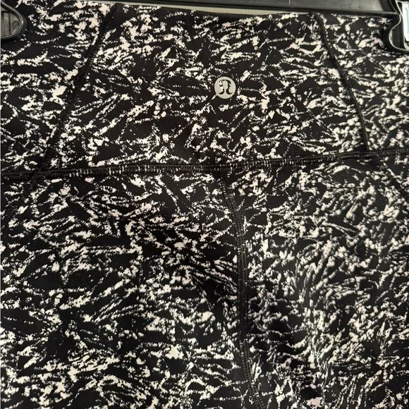 Lululemon Deep Breath Crop 21" Iced Wave White Black - Picture 4 of 13